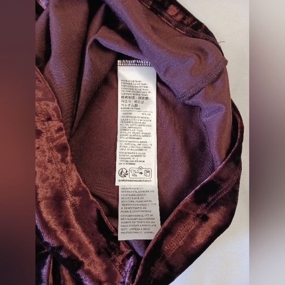 Levi's Bodega Long Sleeve Velvet Open Neck Shirt Top Size XS - Picture 6 of 8